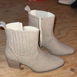 Tinstree tan booties